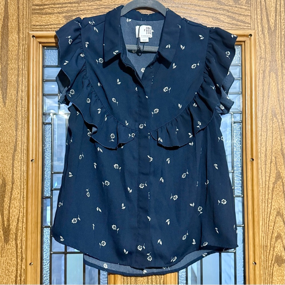 NWOT Vero Moda Dark Blue Floral Blouse with Ruffles